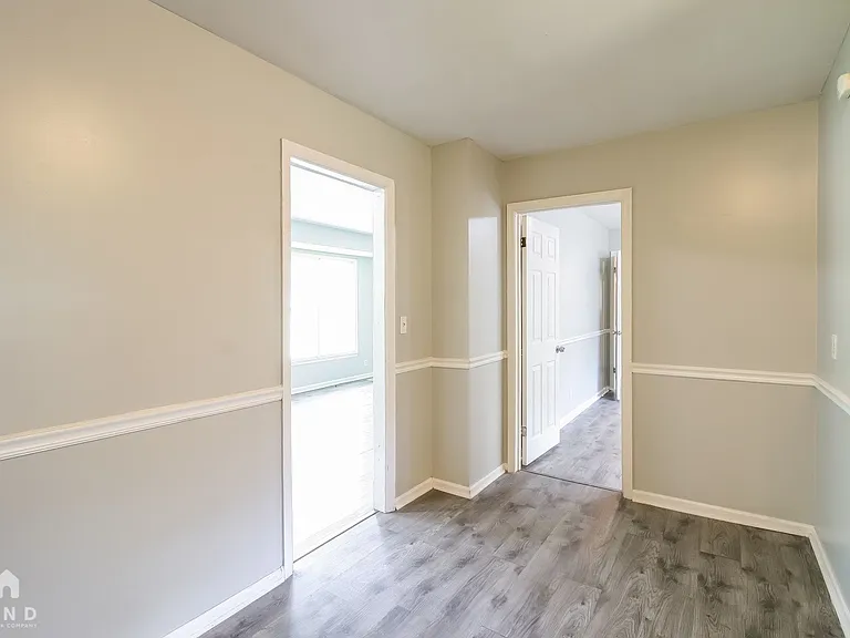 6220 Leslie Dr — Photo 12
