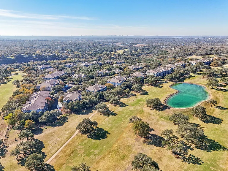 Legends on the Green Apartments — Photo 52