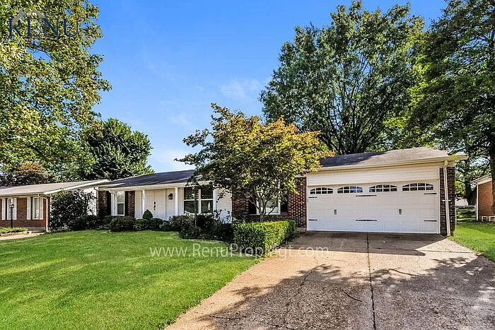 3001 Wintergreen Dr photo 1