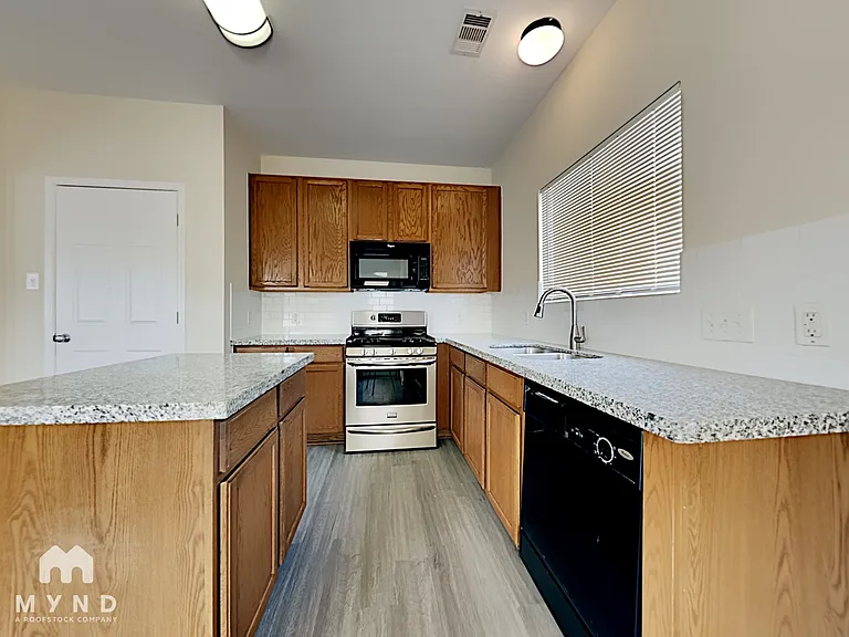 21818 Grassy Hill Ln — Photo 5