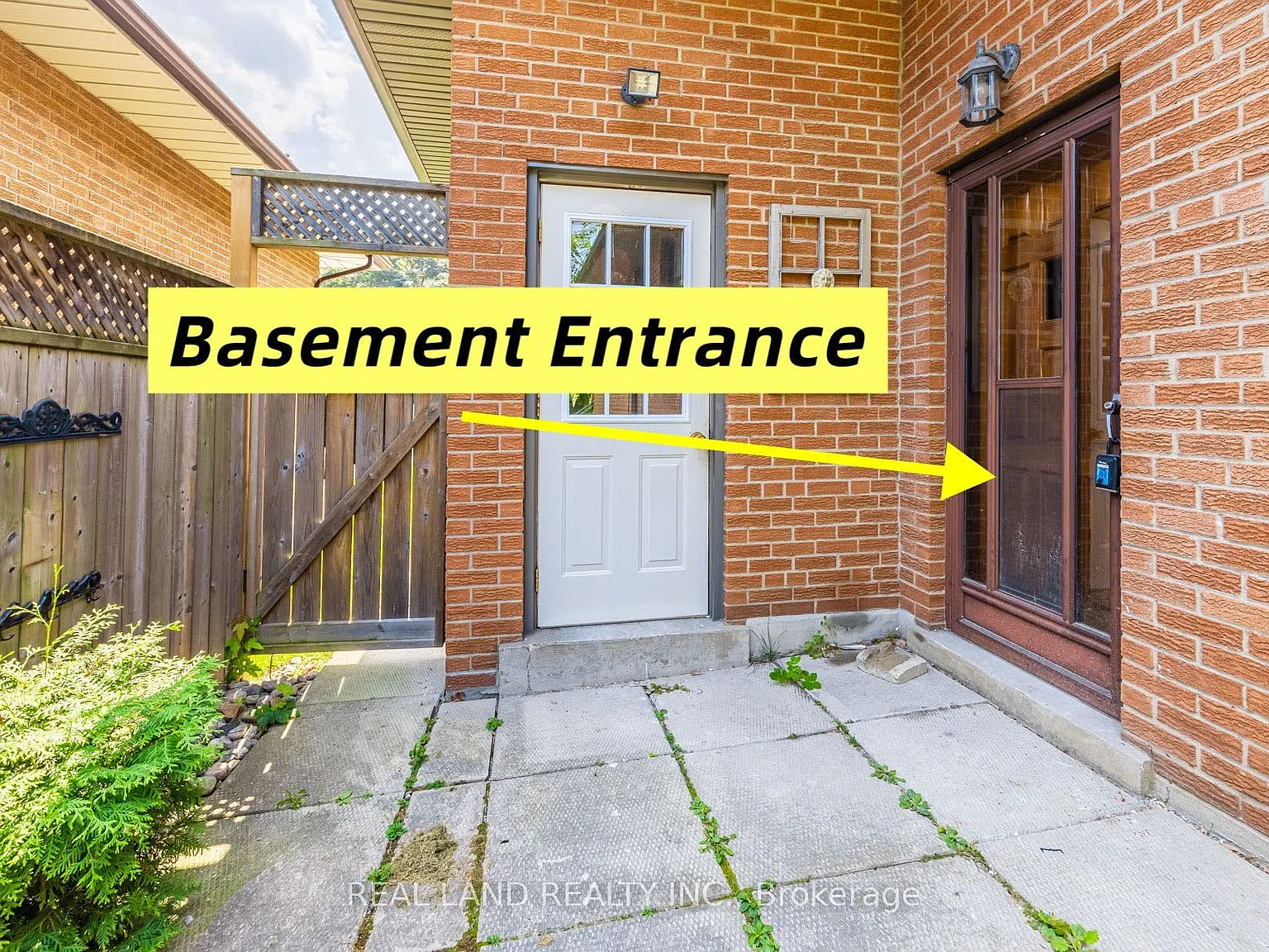 3 bed, $2,400 — Photo 1