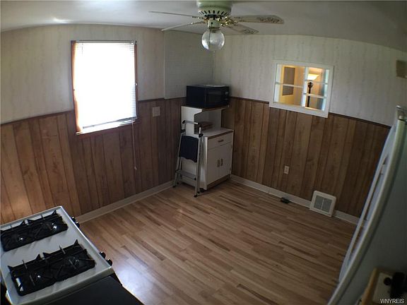 4th image of 66 Chauncey St