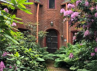 44 Brucewood Dr, Pittsburgh, PA 15228