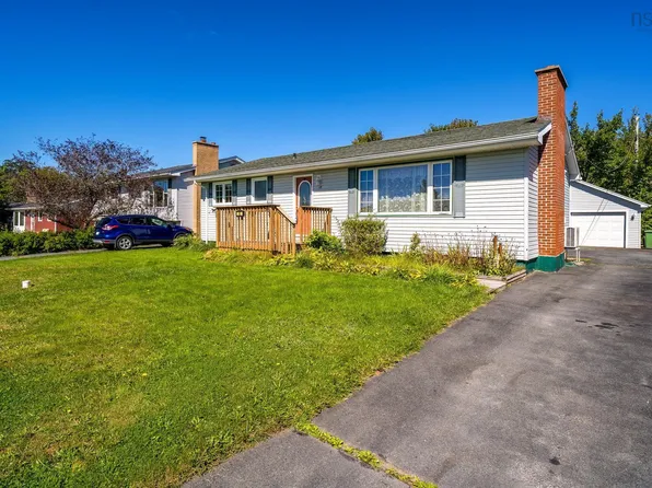 85 Prince St, Lower Sackville, NS B4C 1L2