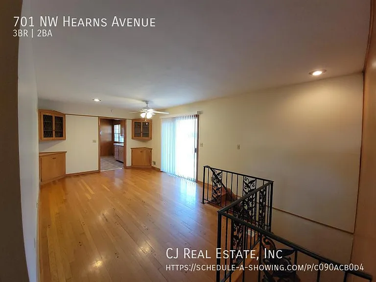 701 NW Hearns Ave — Photo 4