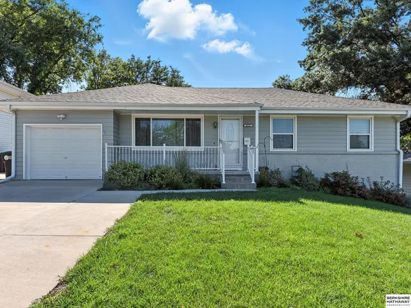 4922 S 90th St, Omaha, NE 68127