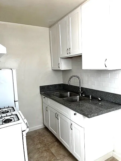 Studio, $1,700 — Photo 4
