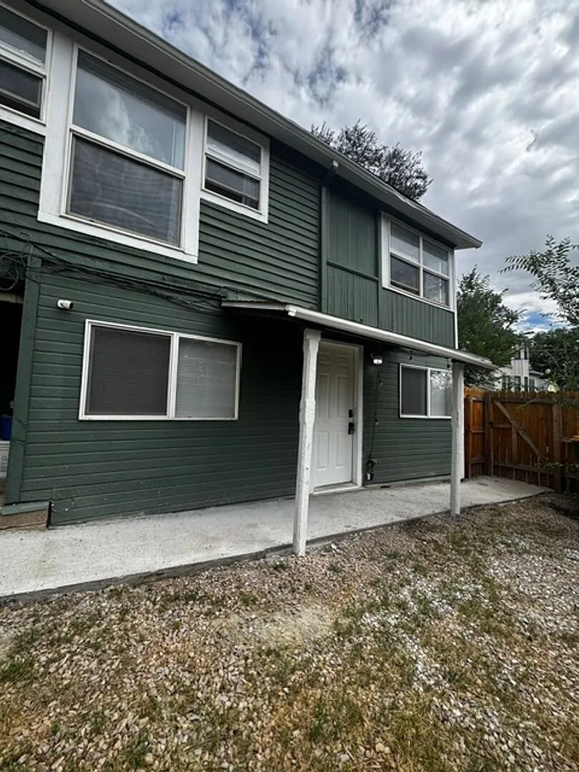 Cozy 1 Bd With Office Lower-Level Unit In A Great Westside Location! — Photo 1