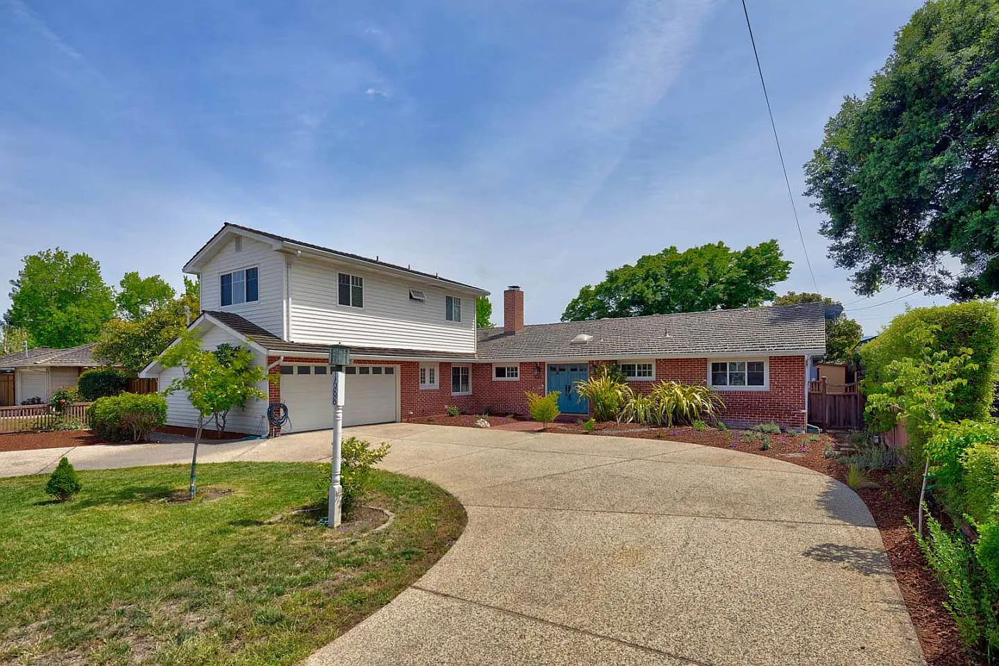 1688 Isabel Dr photo 1
