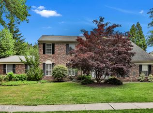 10 Branson Dr, Lincroft, NJ
