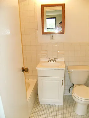 Rented by City Connections Realty | media 15