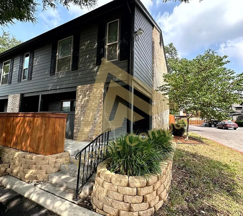 2718 Old Field Dr #804