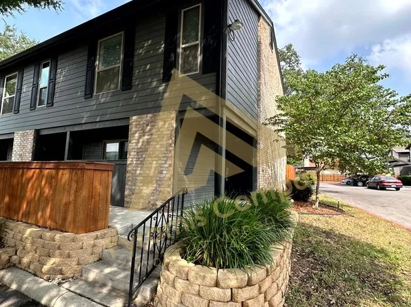 2718 Old Field Dr APT 804, San Antonio, TX 78247