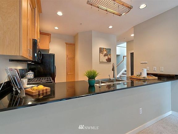 3rd image of 7747 NE 122nd Ln