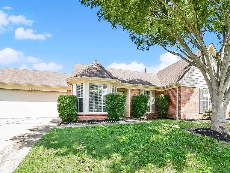 7845 Sarah Ann Dr S — Photo 1