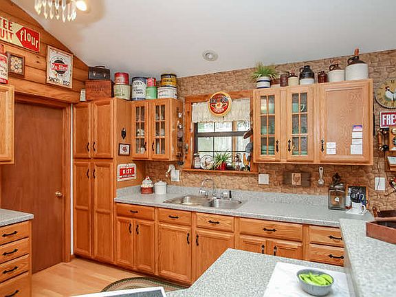 4th image of 1785 Serpentine Dr