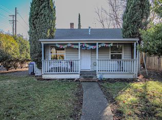 1098 B St, Ashland, OR 97520