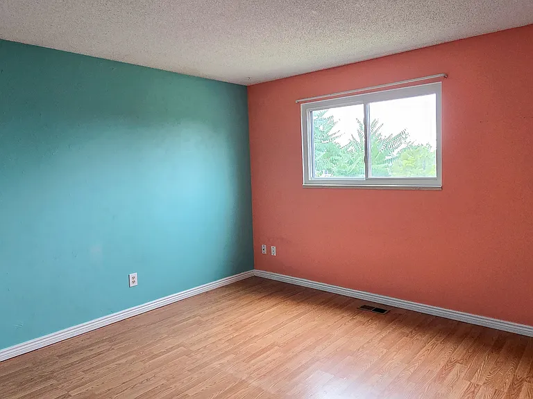 Upstairs Bedroom 1