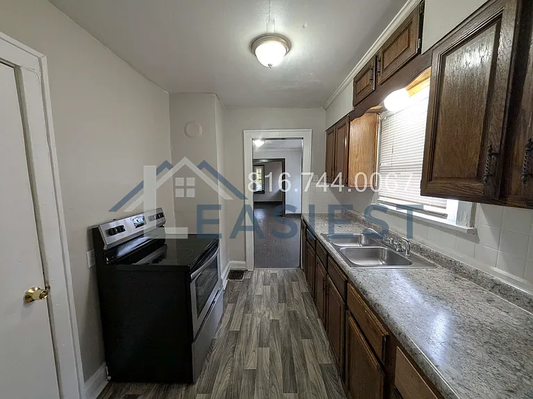 5225 Woodland Ave — Photo 10