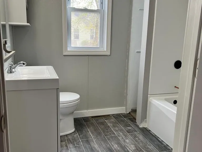 80 Livingstone Ave #1 — Photo 9