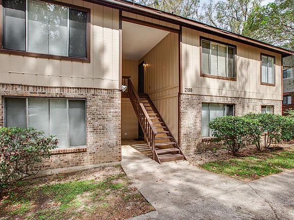 3rd image of 2188 Claremont Ln #B