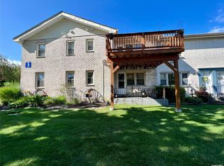 97 Cardinal Ln APT 1B, Islip, NY 11751