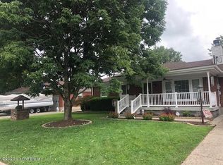 1914 Crimson Dr, Louisville, KY 40272