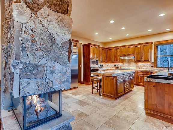 4th image of 105 Christie Ln