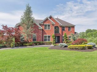 4 Malverne Rdg, Holmdel, NJ 07733