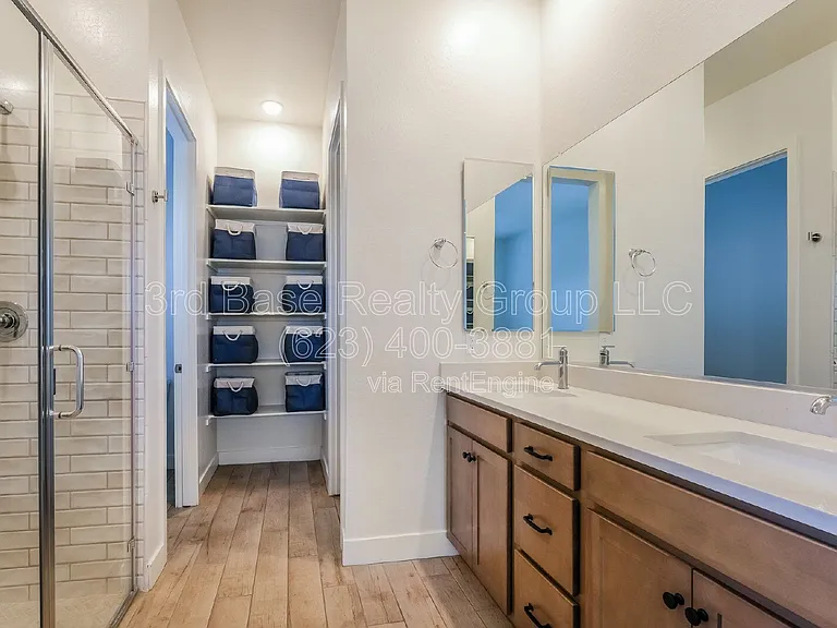 20363 W Sells Dr — Photo 9