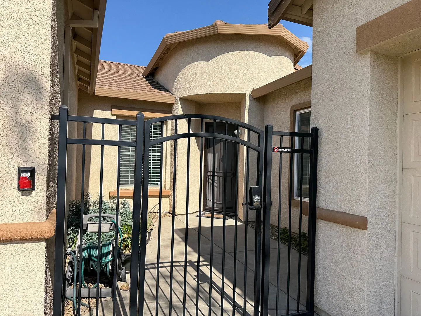 5-bedroom single story in Manteca! — Photo 3