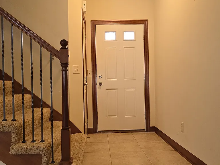 823 SE Crossings Ln — Photo 5