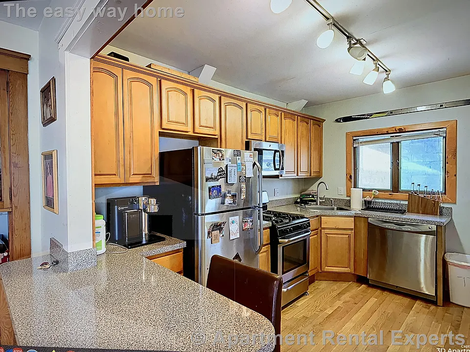 14 Bond St #1