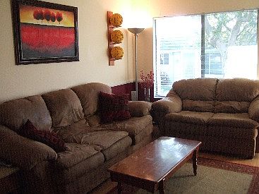 4th image of 207 N Tustin Ave APT B