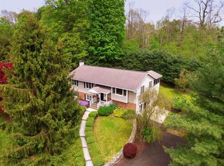 27 Starr Dr, Rhinebeck, NY 12572
