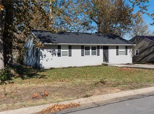724 E Central St, Nevada, MO 64772