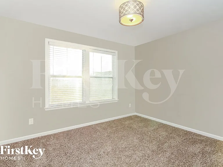 3845 Streamside Dr — Photo 11