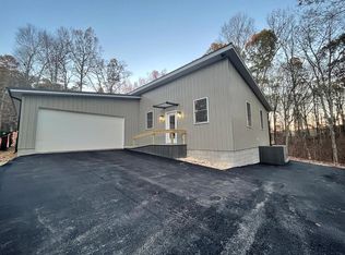 132 Red Oak Cir, Big Sandy, TN 38221