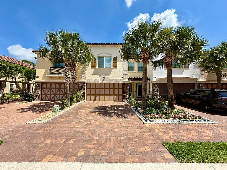 168 Crape Myrtle Ln — Photo 1