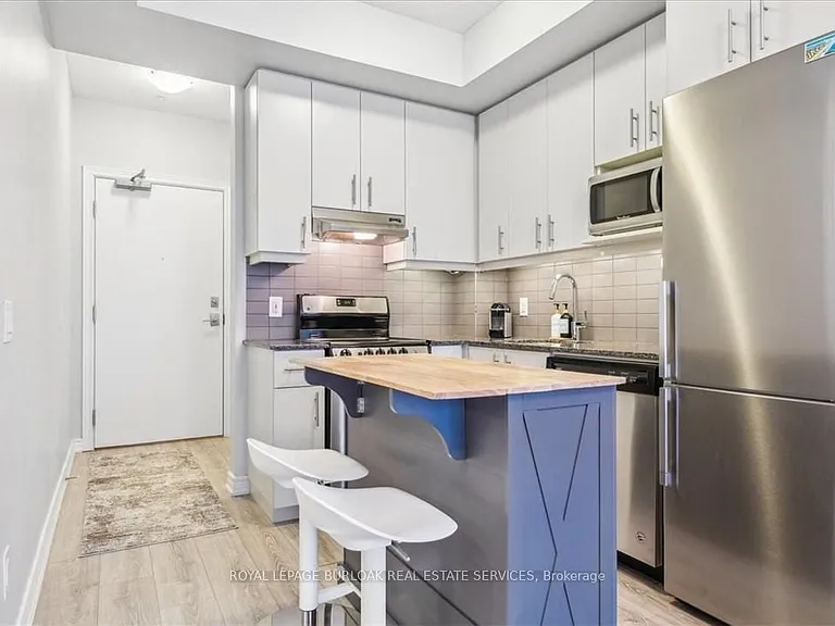 10 Esplanade Ln #215 — Photo 10