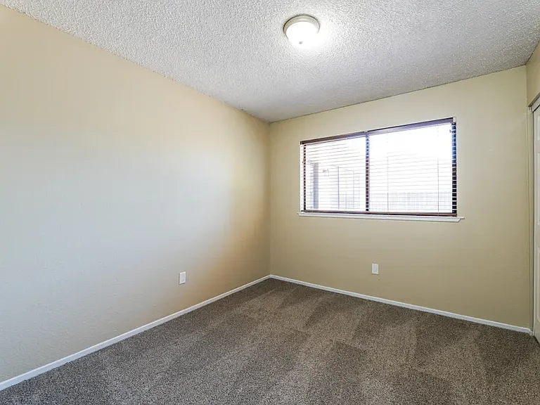 607 Grider Dr — Photo 5