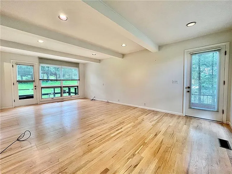112 Pheasant Dr — Photo 9