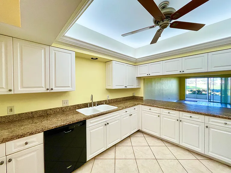 6015 Chardonnay Ln — Photo 11