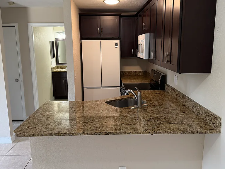6004 Westgate Dr #102 — Photo 9