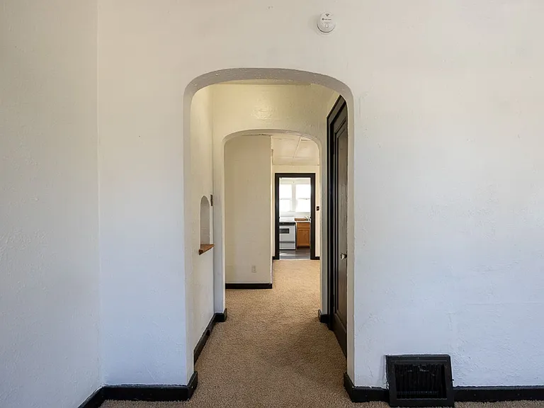223-225 W Trail St — Photo 10