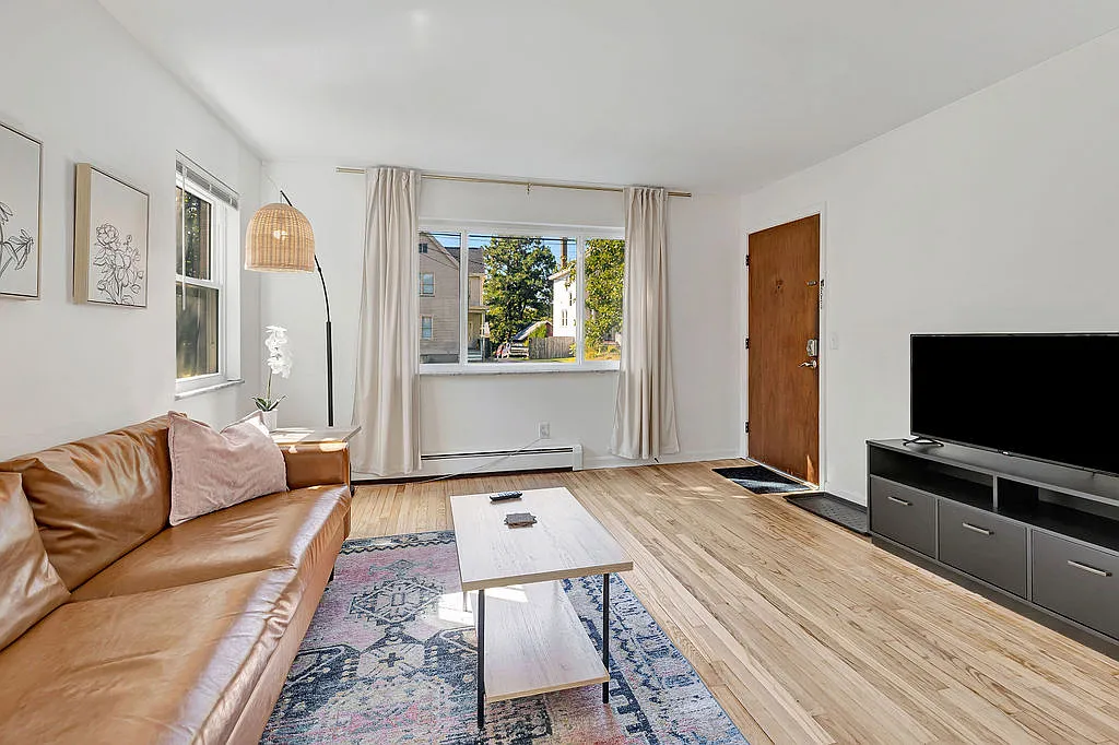 1 bed, 750 sqft, $1,875 — Photo 4