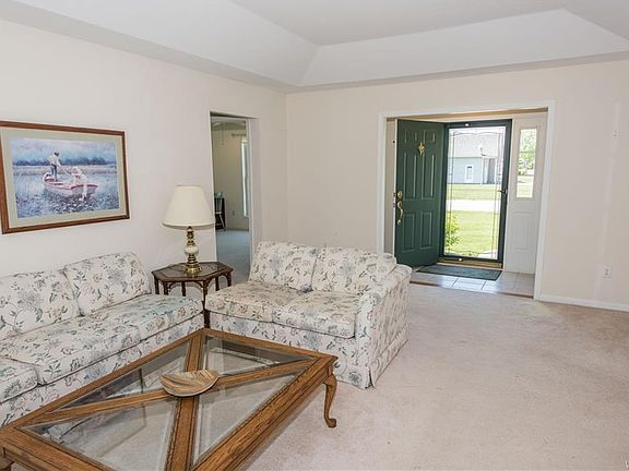 3rd image of 3352 Blossom Ln