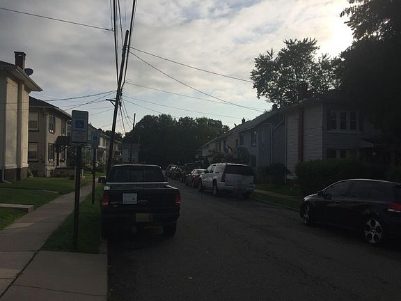 5th image of 566 Arlington Ave