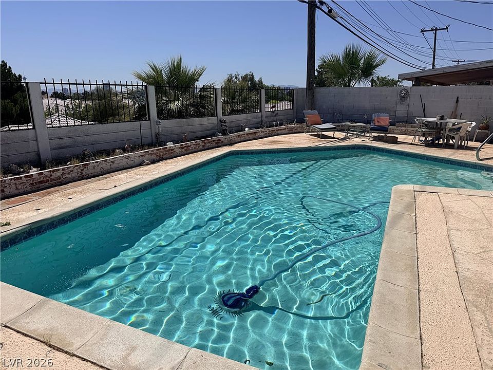 2nd image of 317 Falcon Ln