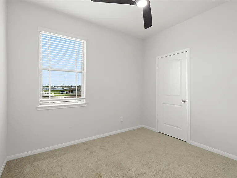 1228 Haverford Ln — Photo 29